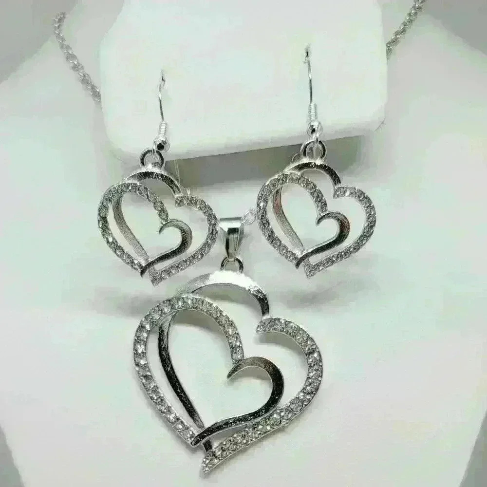 NWOT Beautiful Double Heart Necklace and Earrings Set w/Gift Box - Picture 1 of 7